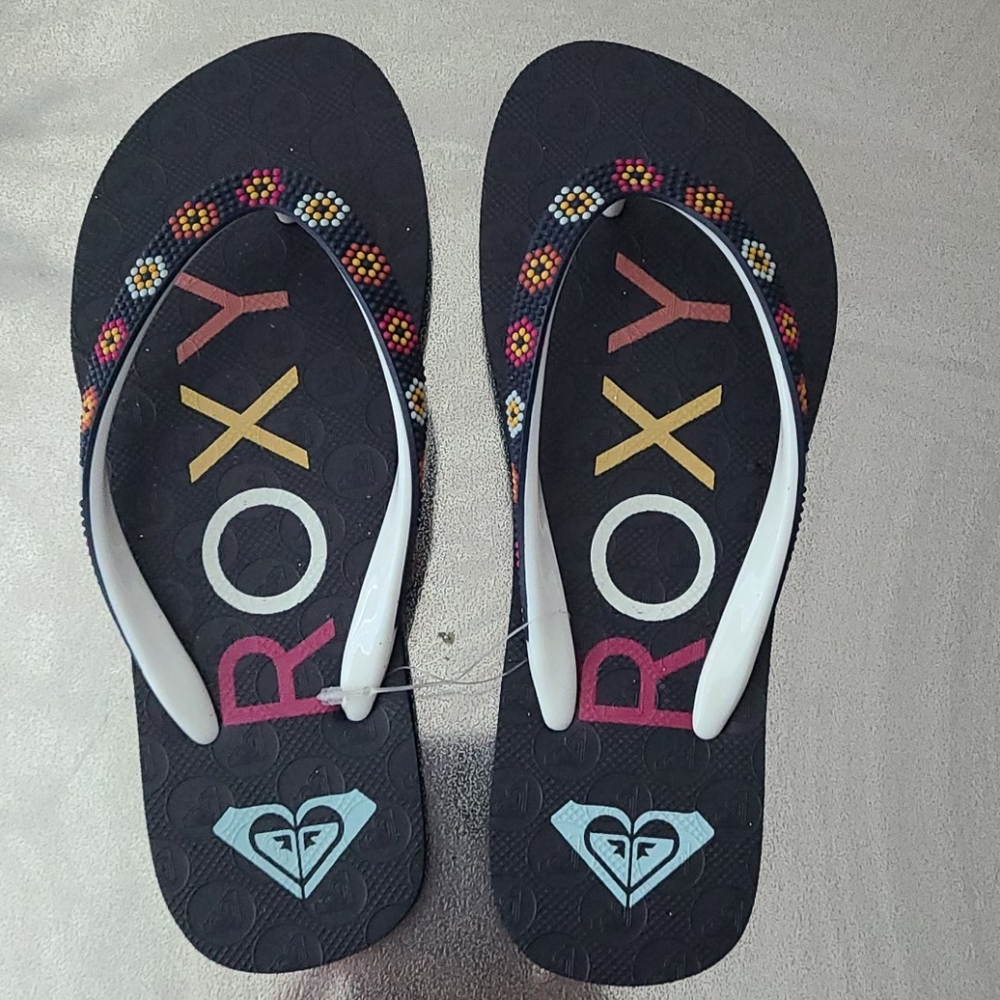 New roxy flip flops girls size 1